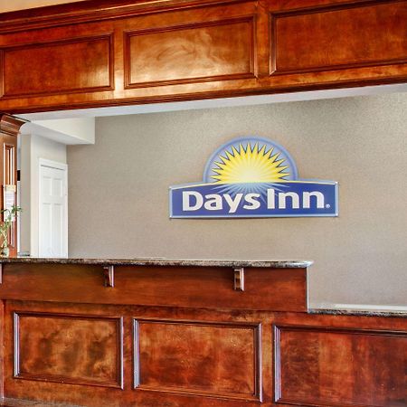 Days Inn & Suites By Wyndham Houston North - Spring Extérieur photo