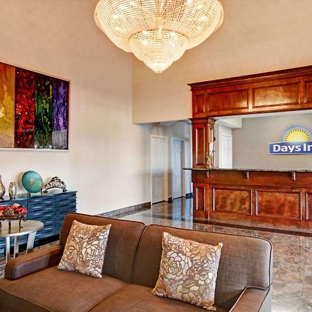Days Inn & Suites By Wyndham Houston North - Spring Extérieur photo