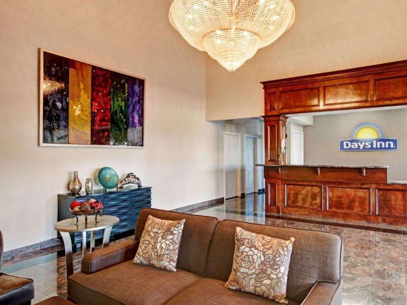 Days Inn & Suites By Wyndham Houston North - Spring Extérieur photo
