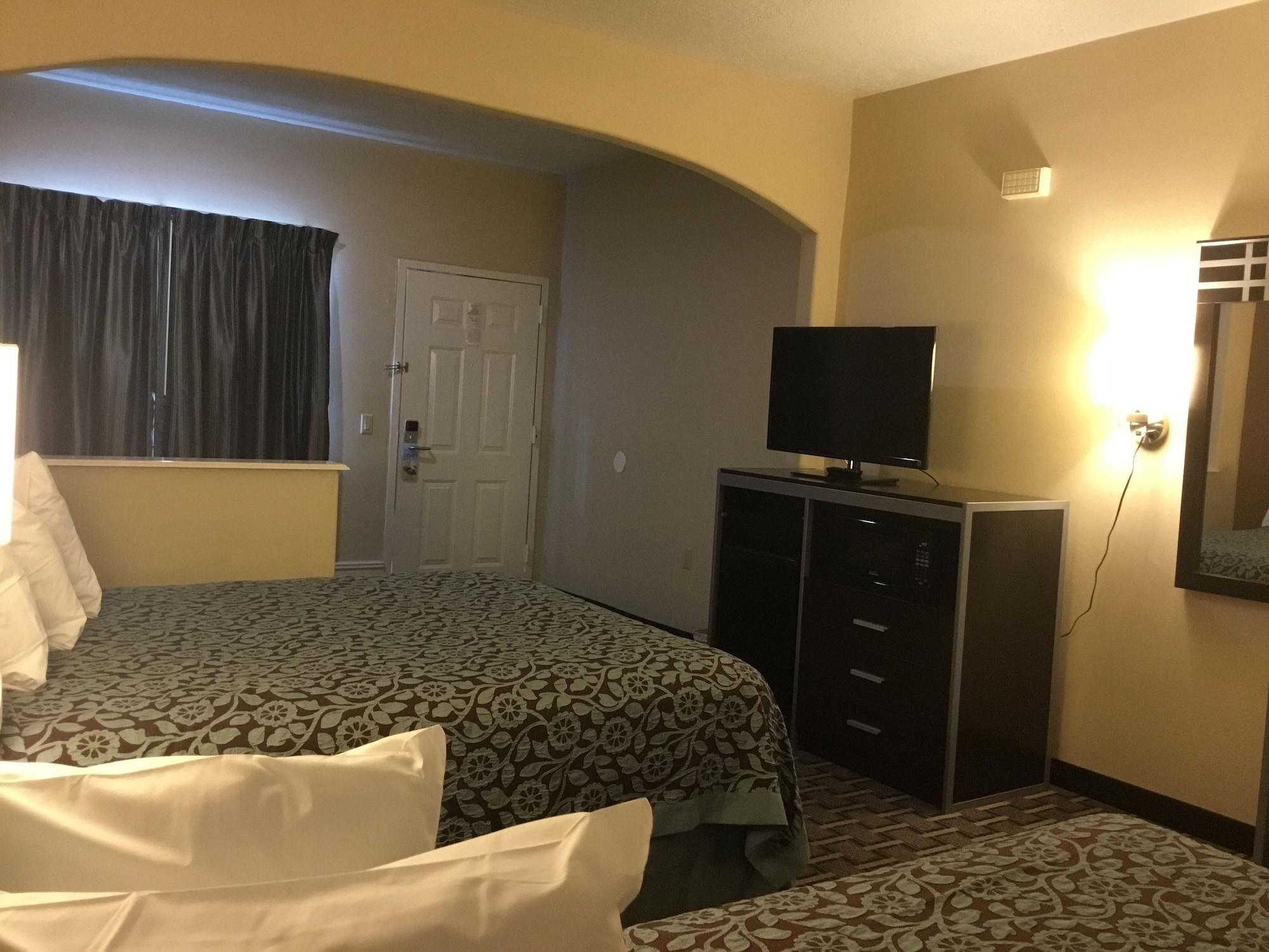 Days Inn & Suites By Wyndham Houston North - Spring Extérieur photo